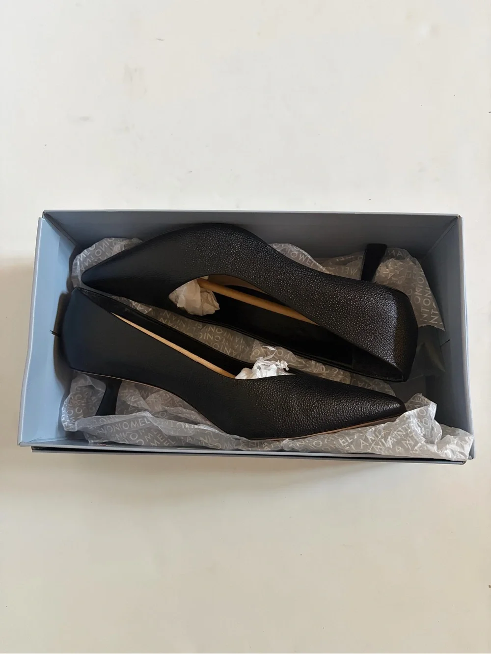Leather kitten heel pumps